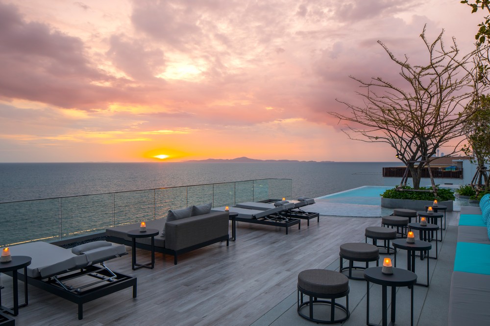 ルーフトップバー