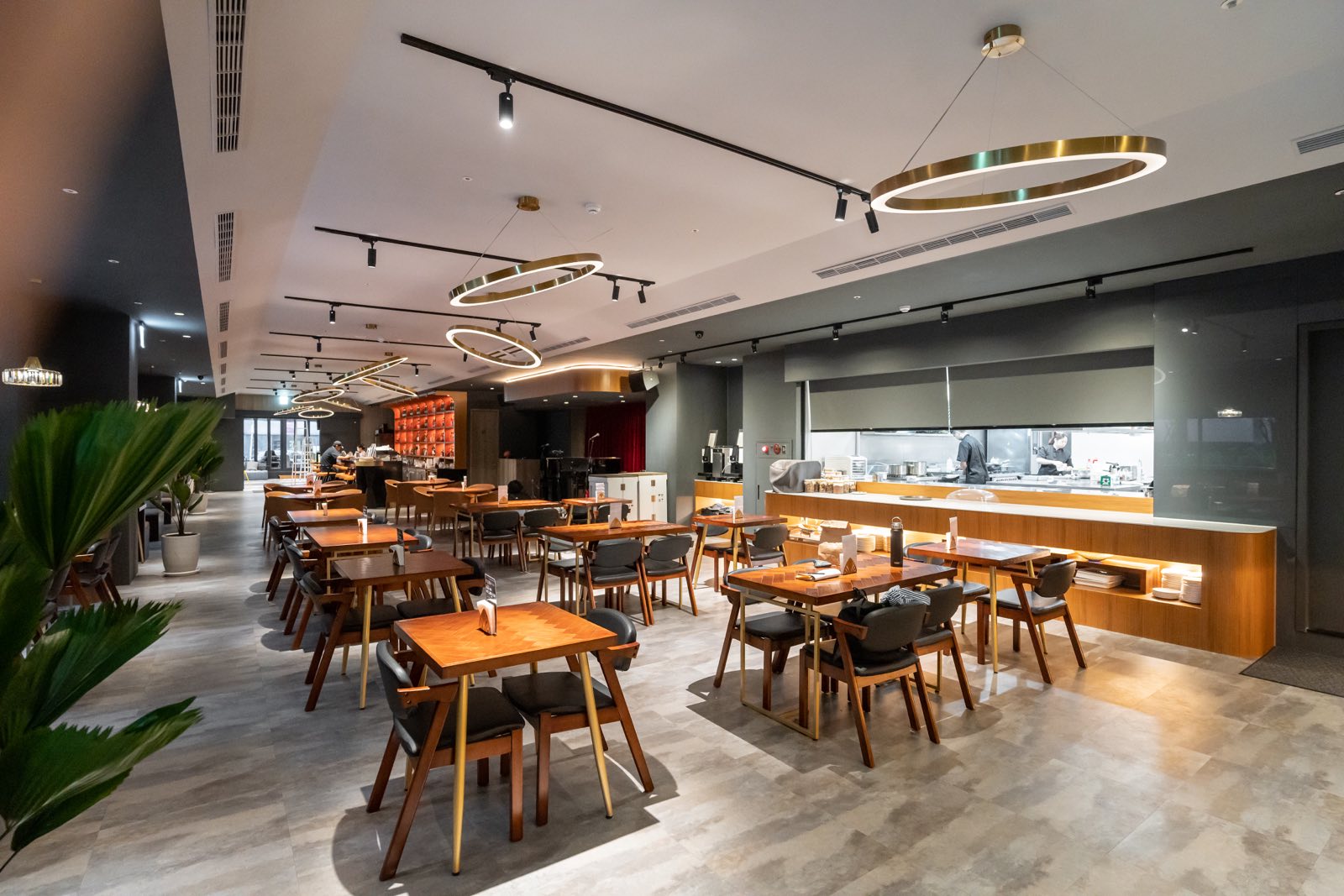 rén Bistronomy レストラン