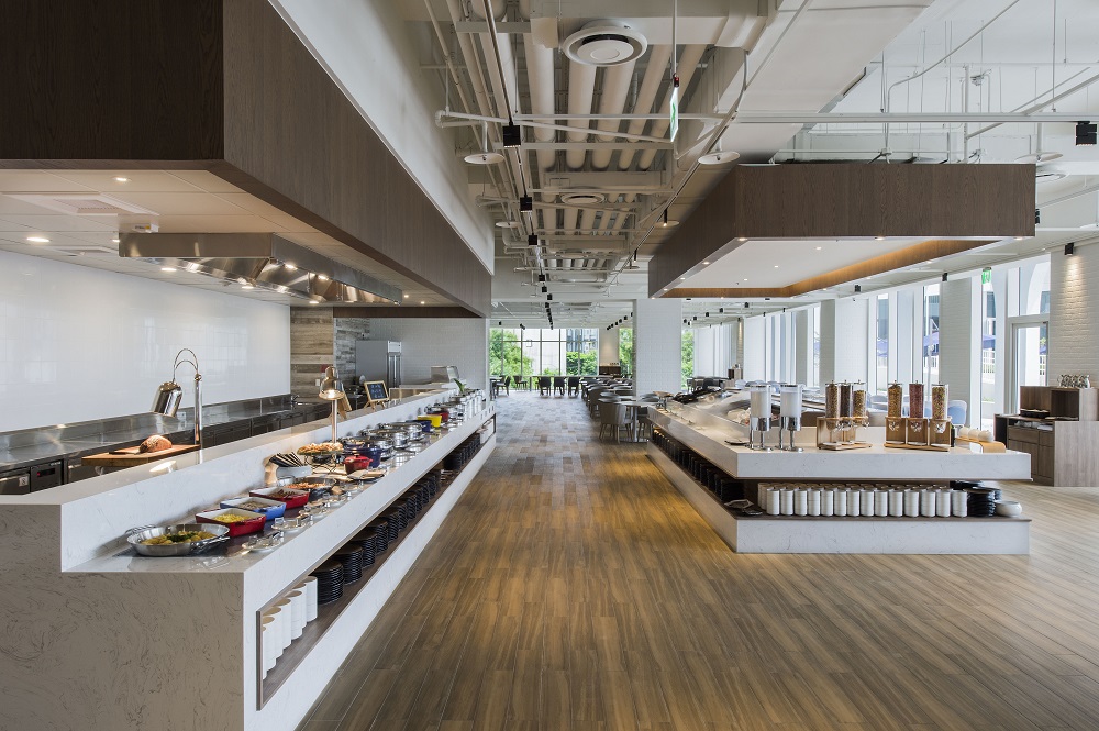 レストラン「河畔餐廳」