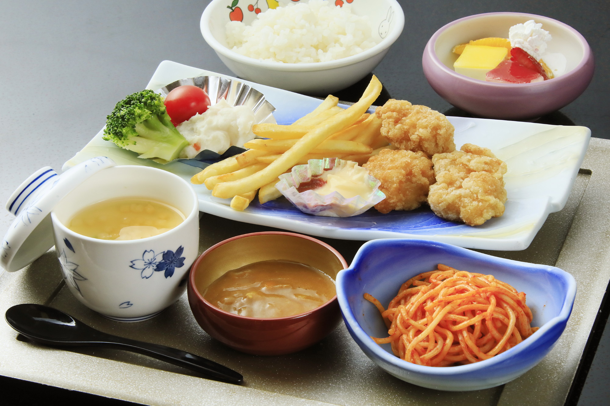 ご夕食 小人B「お子様メニュー」（一例）