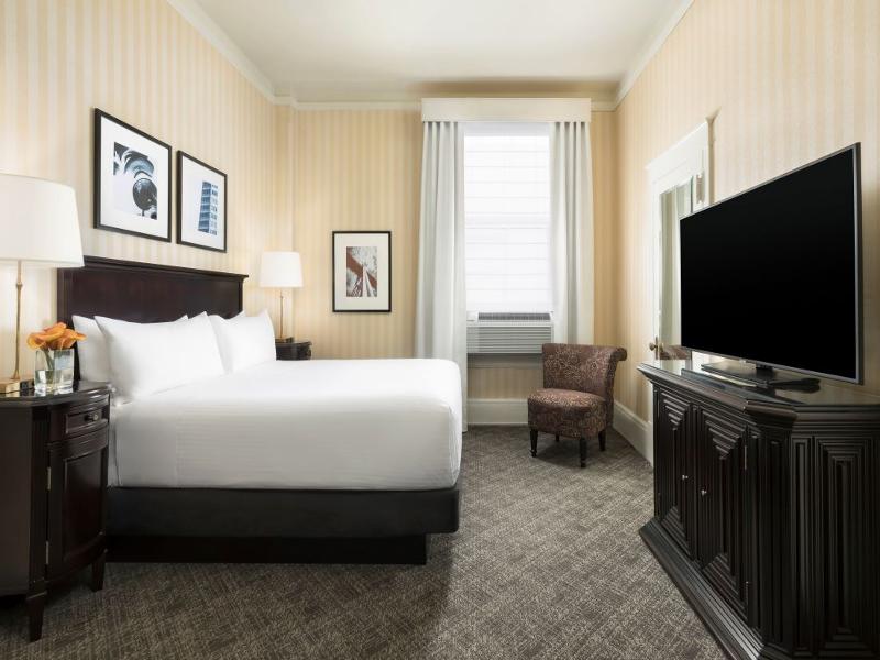 スタンダード　キングベッド1台