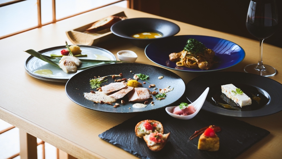 【楽天スーパーSALE】15％OFF【一泊二食付】有馬の小高い丘で、季節のイタリアンを味わう〈基本〉