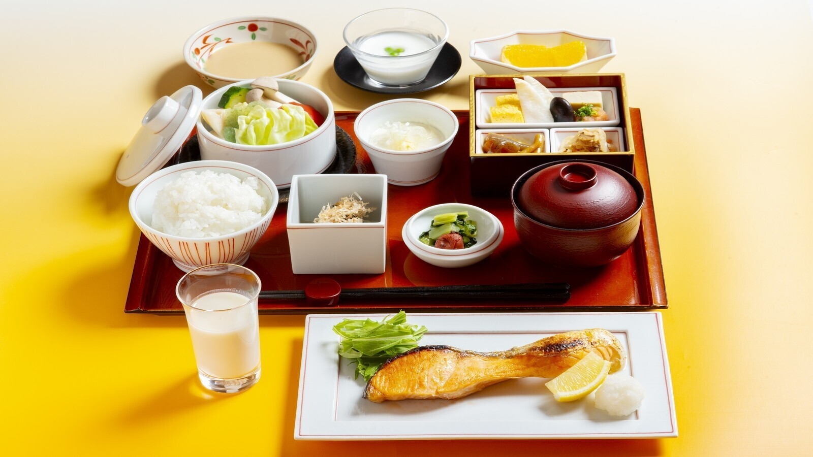 リゾートホテルで優雅な軽井沢の四季を味わう（朝食付）OMO