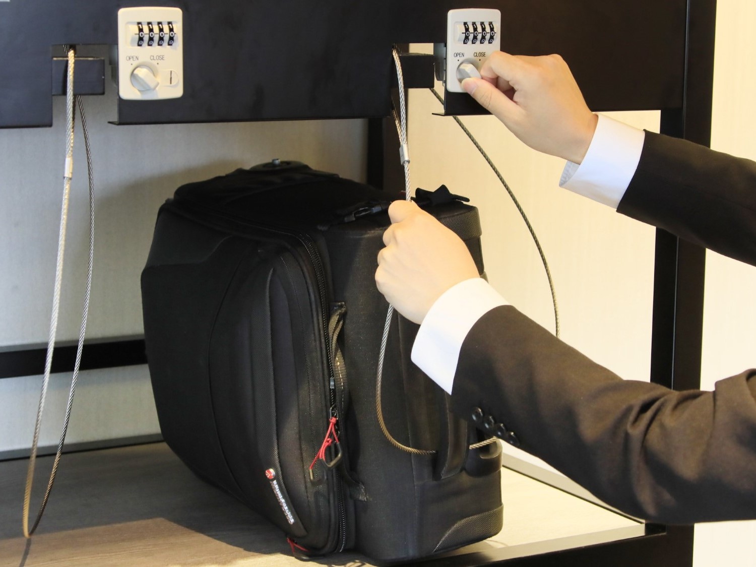 【お荷物お預かりサービス】