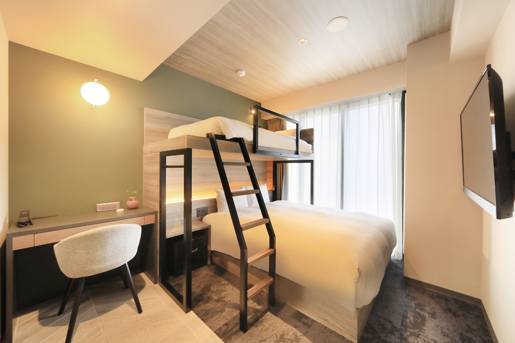 【スーペリアクイーン＋バンクベッド】