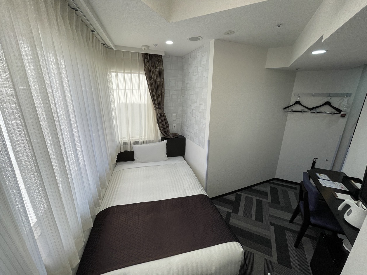 禁煙セミダブル