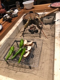 【1泊夕食】鶏・ジビエ料理と囲炉裏炭火焼き