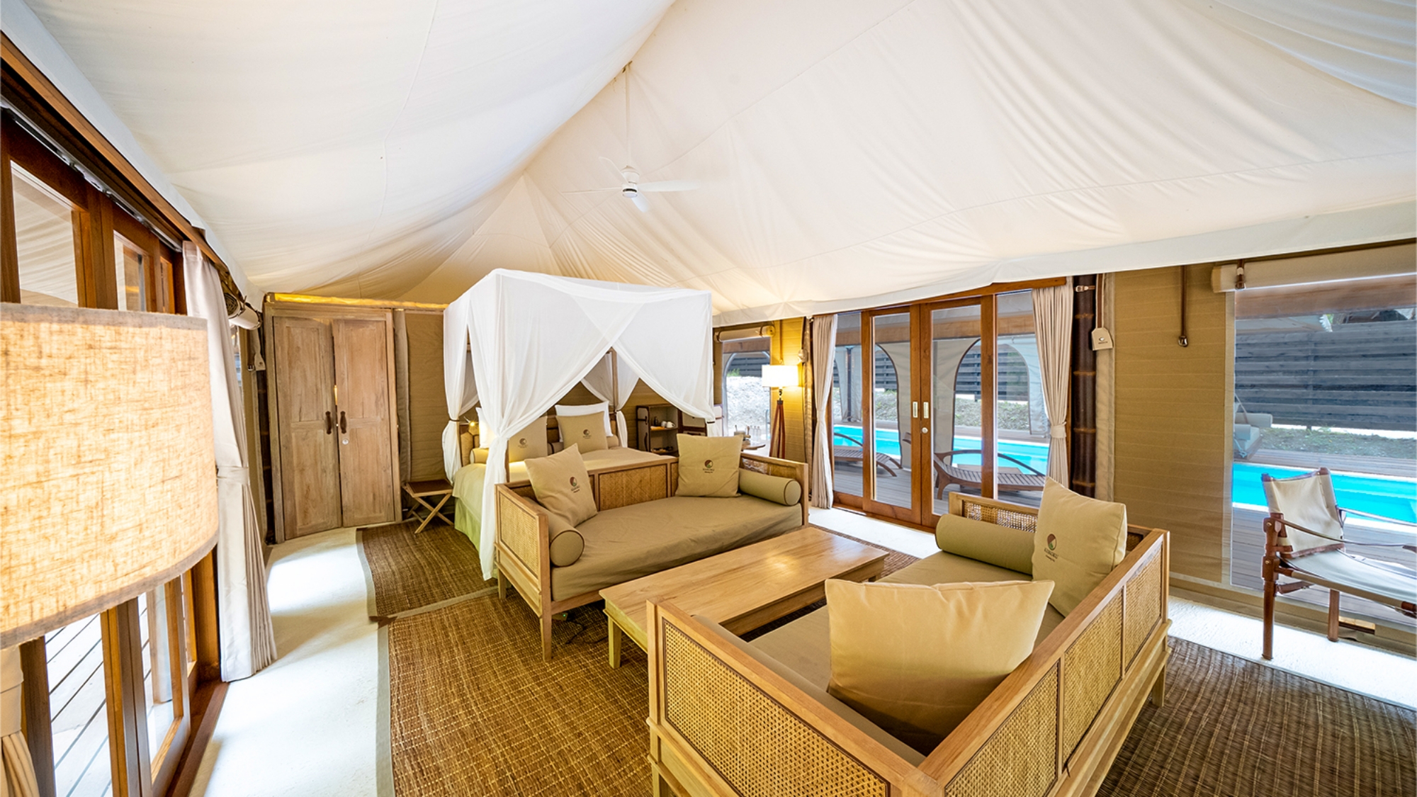 *【スイートテント】開放感あふれる室内でゆったりとした時間を満喫。