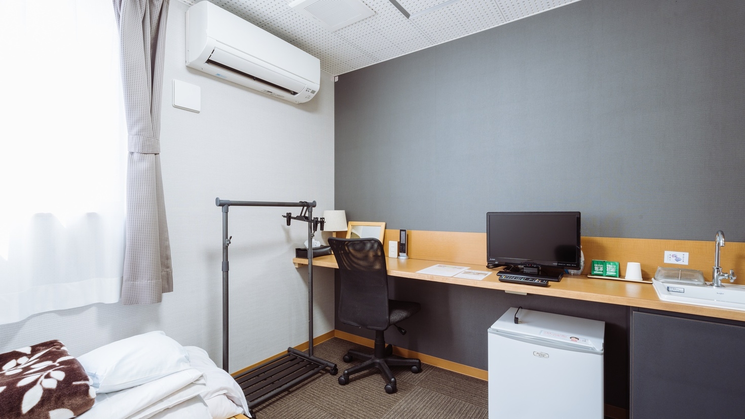 【ECO得＠朝食付】アメニティはボディタオル・タオル・歯ブラシセットのみ！和洋バイキングの朝食付