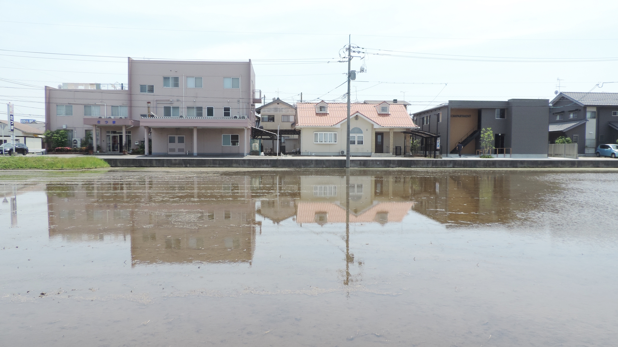 *【周辺】施設前にはのどかな田んぼが広がっています