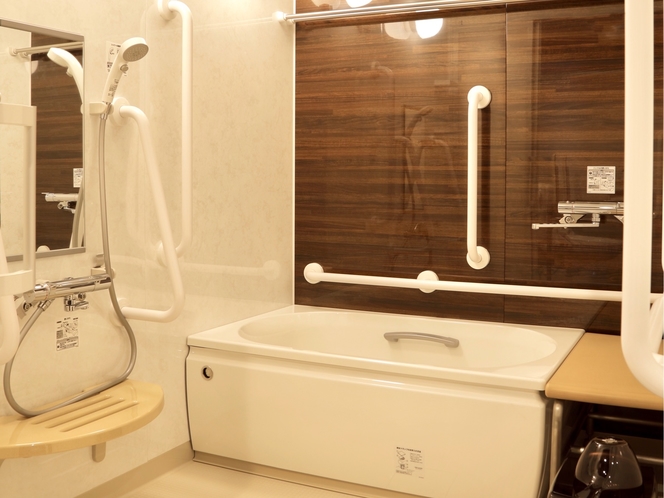 ■1ベッドルーム（バリアフリー対応）■ 洗面・トイレ・浴室など、水回りは広めの造りとなっております。