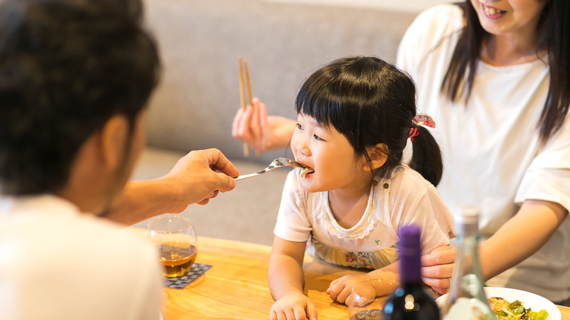 ファミリーでのお食事イメージ