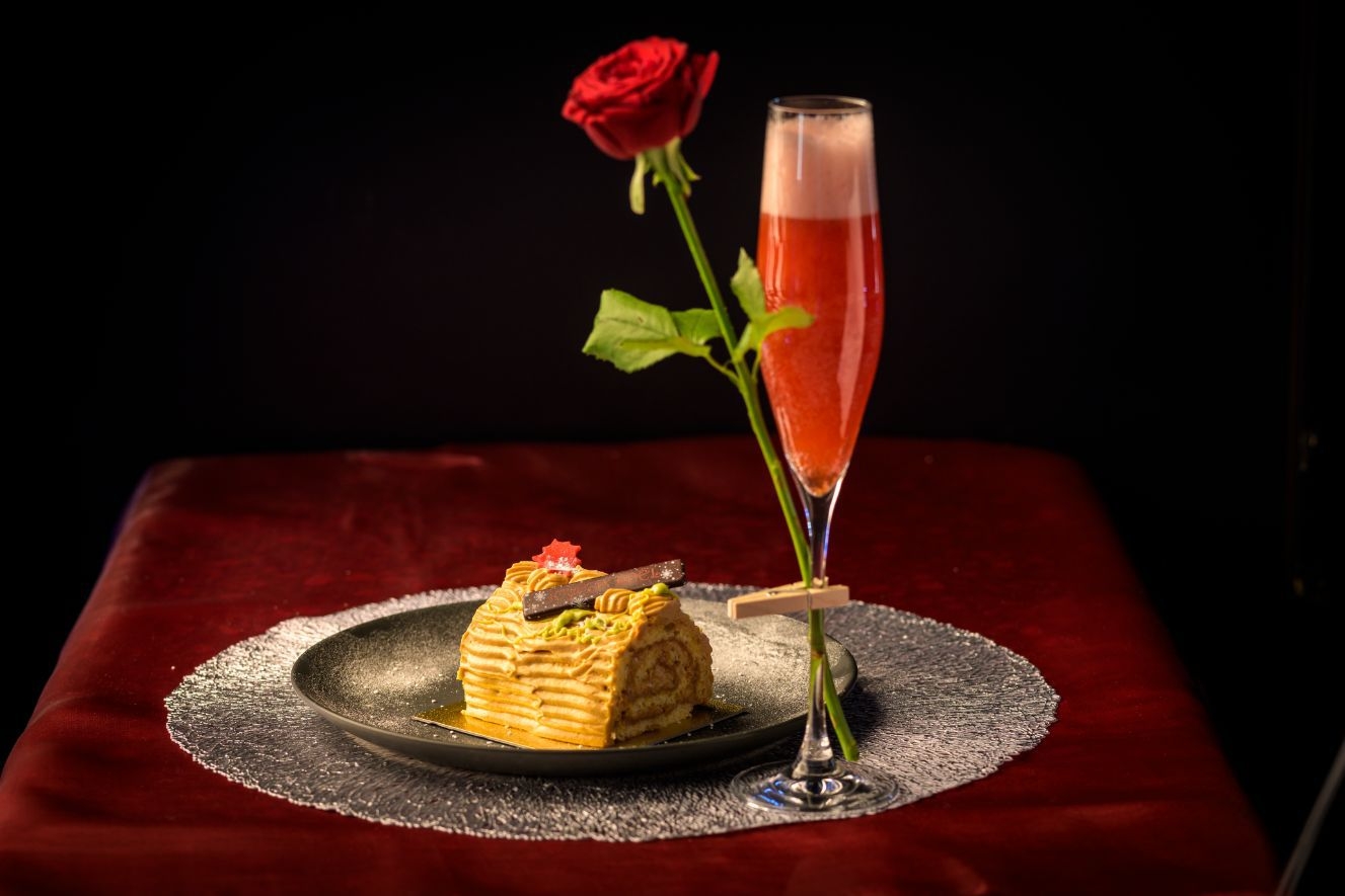 【期間限定】クリスマスカクテル＆ケーキ付き先取りクリスマスプラン（朝食付き）