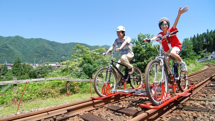 【レールマウンテンバイクGattan Go!】自転車と廃線跡の鉄路を組み合わせたアクティビティ。