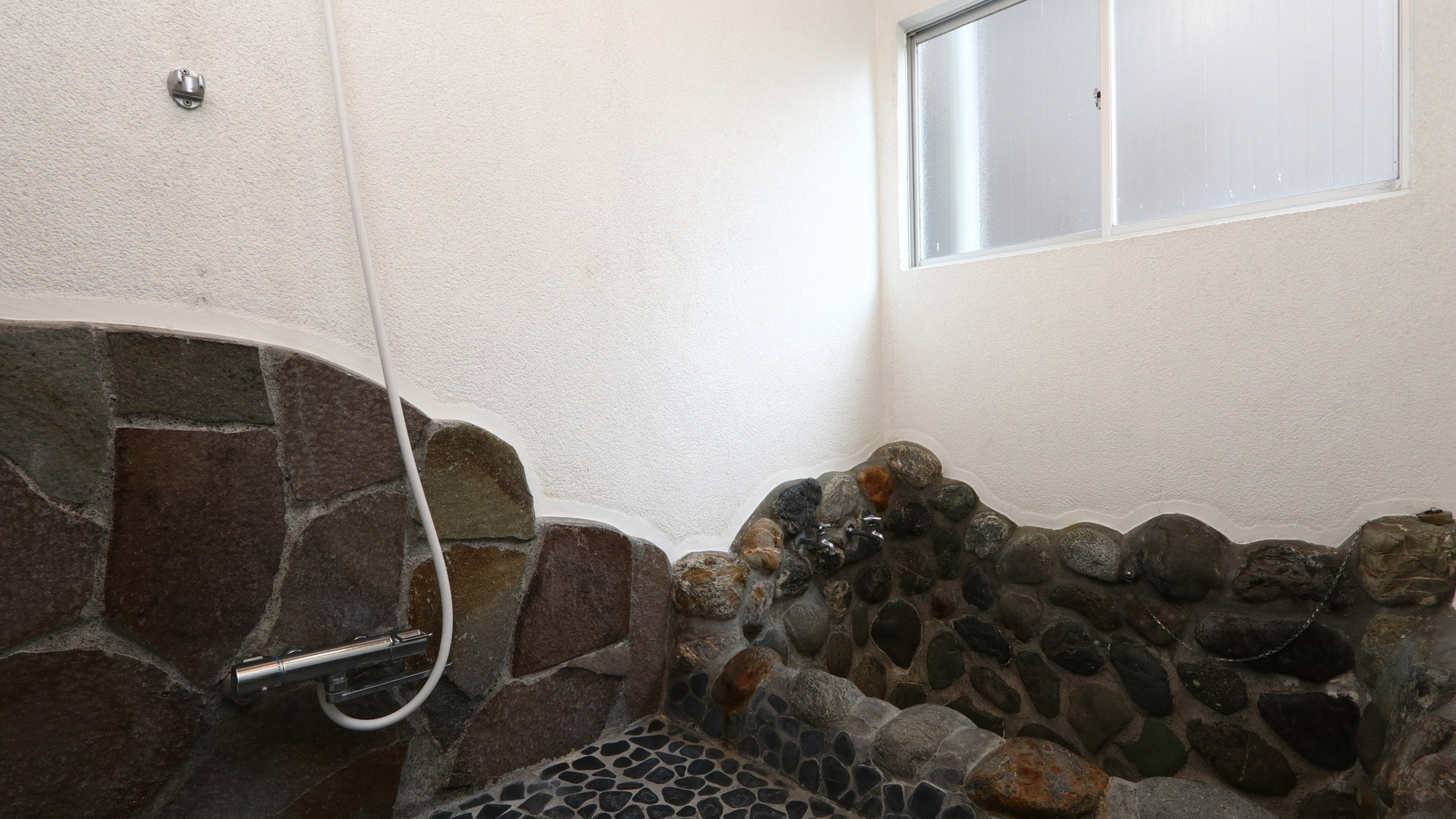 客室_別館_芙蓉_和室8畳＋広縁＋岩風呂付*