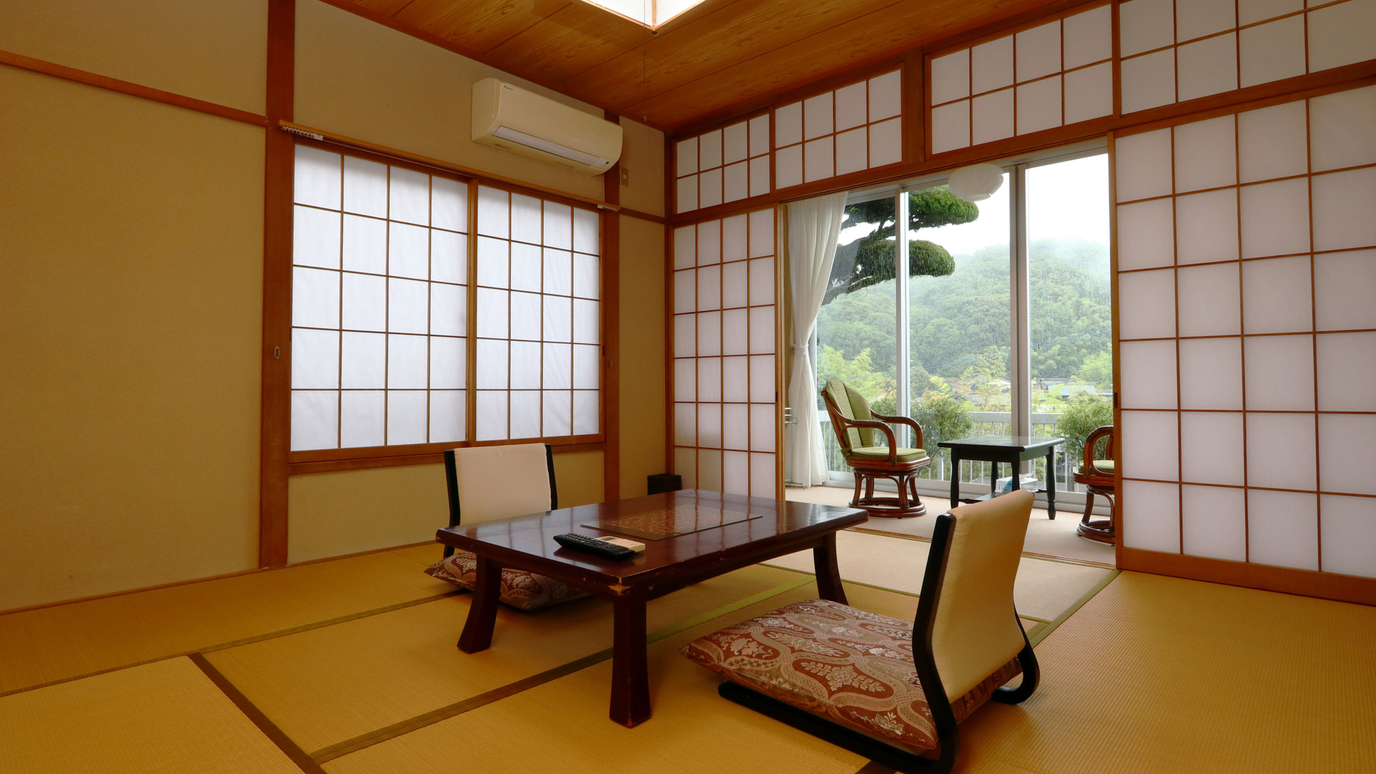 客室_別館_芙蓉_和室8畳＋広縁＋岩風呂付*