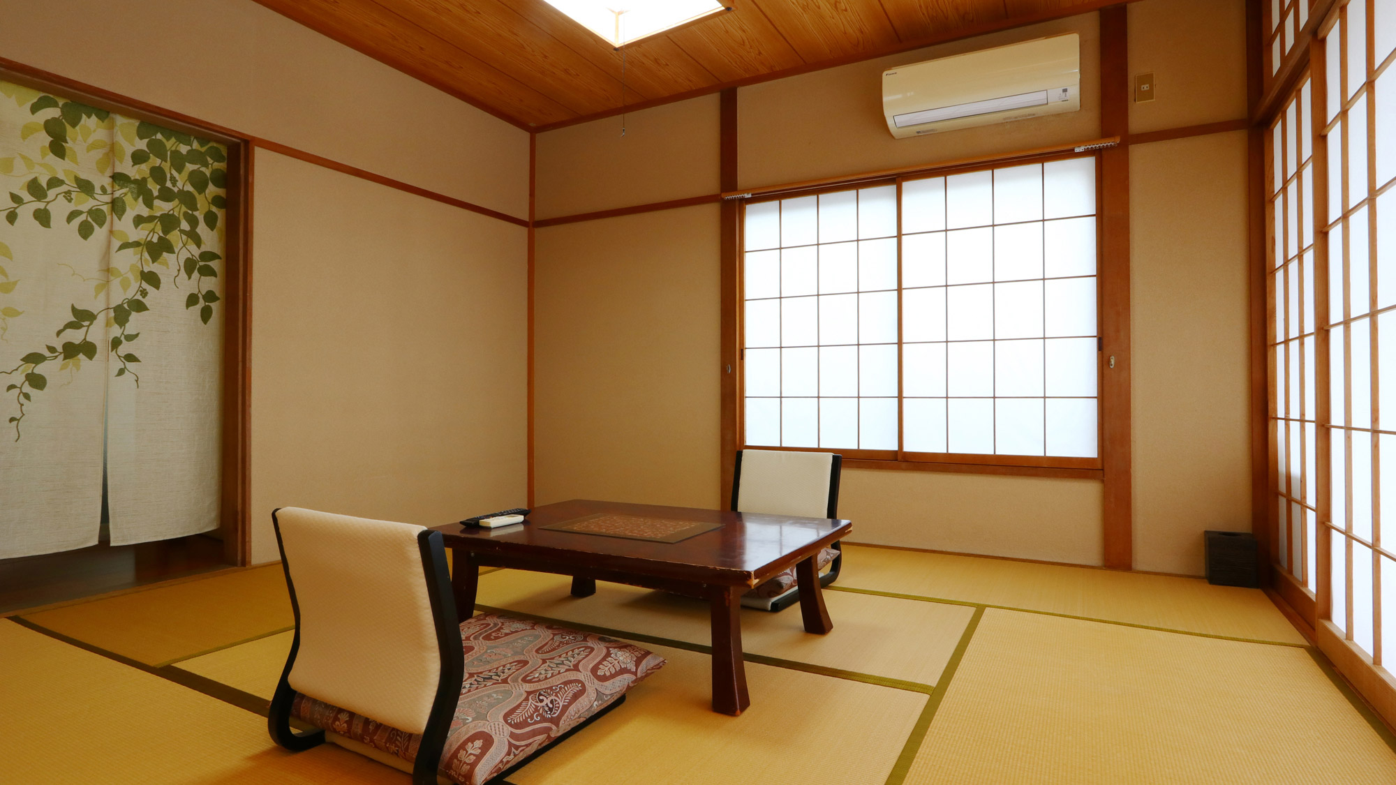 客室_別館_芙蓉_和室8畳＋広縁＋岩風呂付*