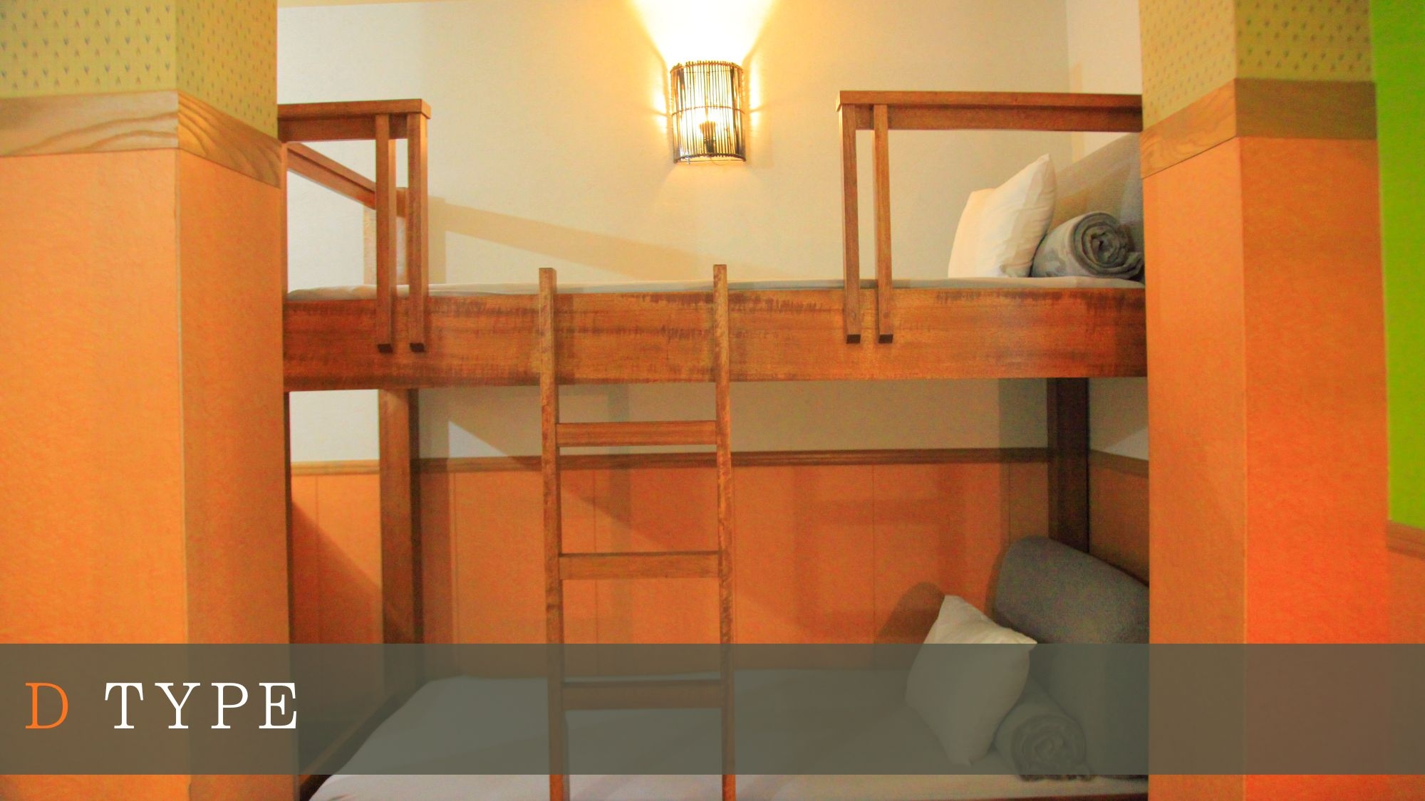 【D Type/42㎡/禁煙】シングルベッド2台と2段ベッド。最大6名様まで利用可能。