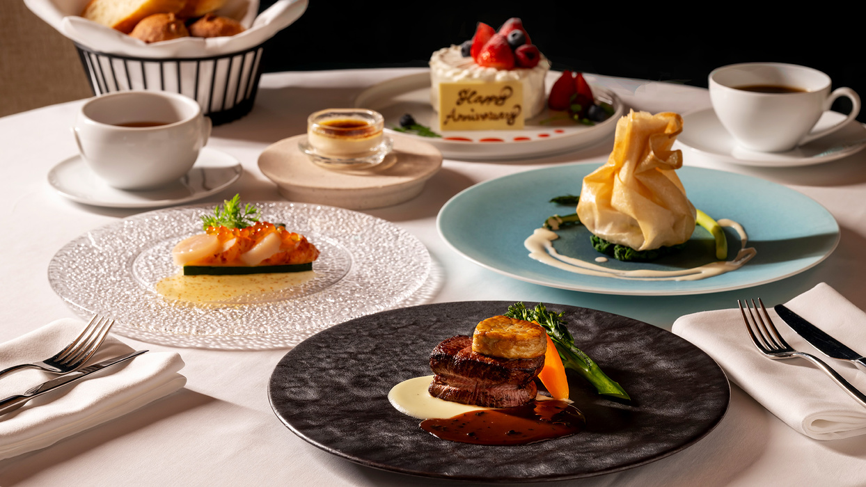 【Anniversary Stay】インルームダイニングディナー付き（夕朝食付き）