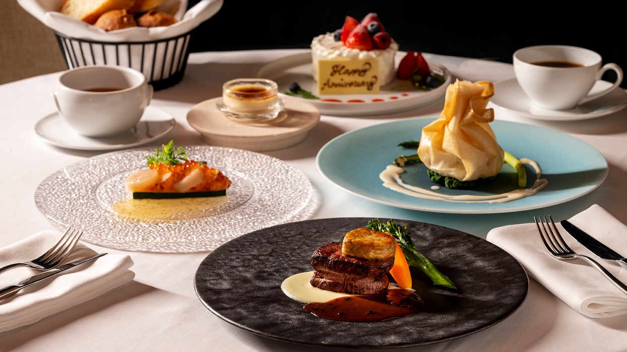 【Anniversary Stay】ルームサービス ディナー＆クラブラウンジ朝食付