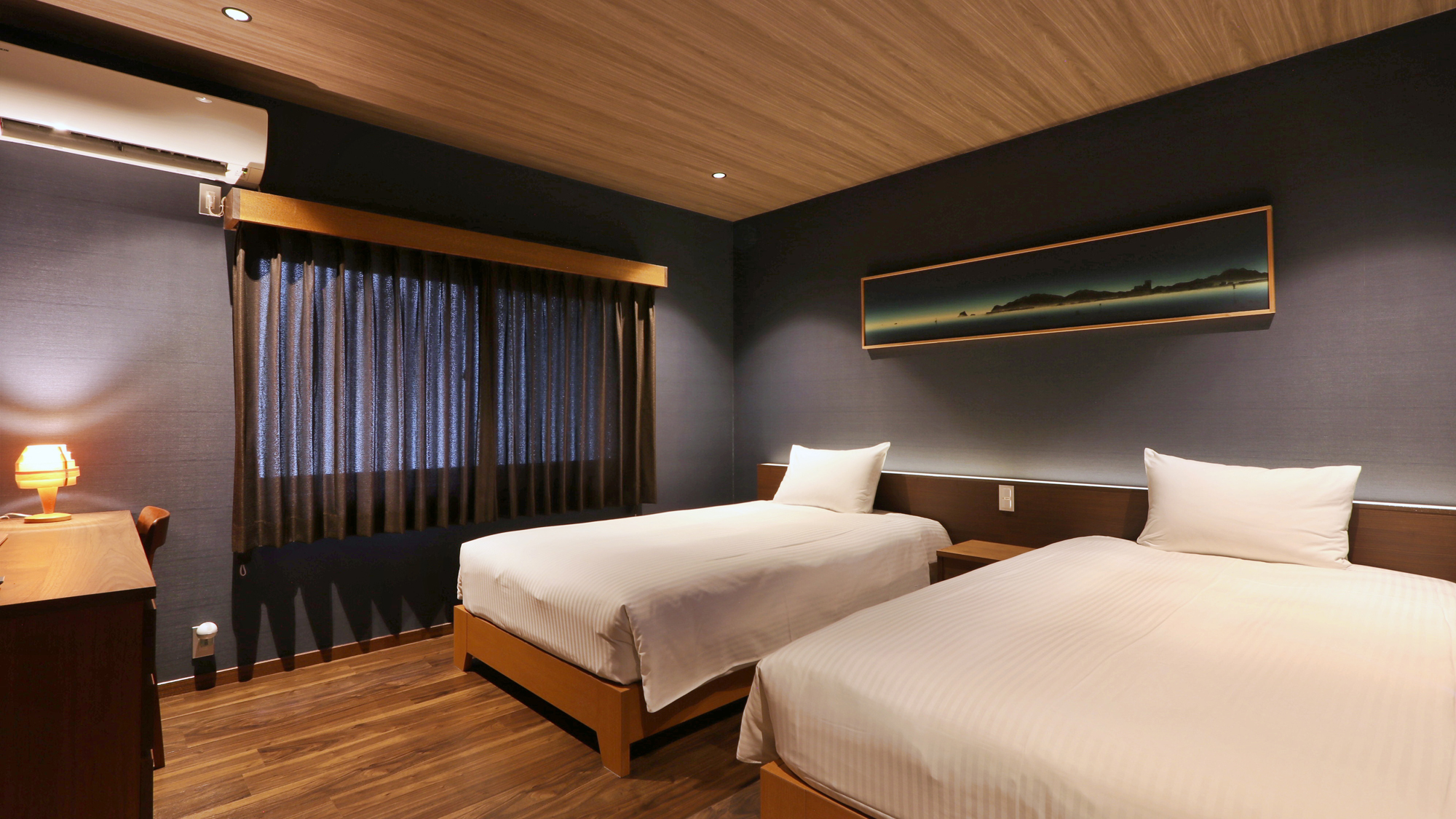 落ち着いた雰囲気の寝室 (2)