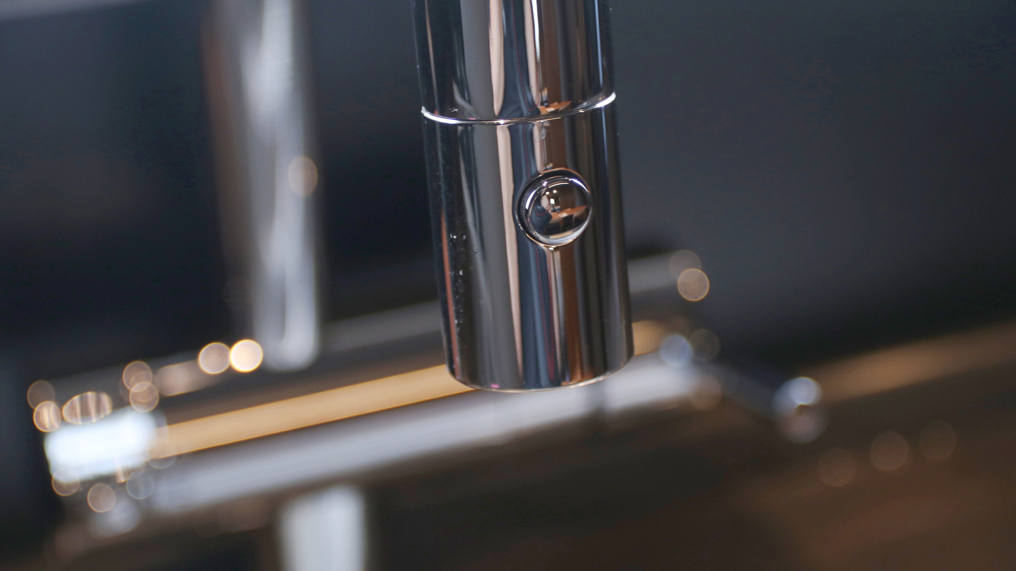 海外製システムキッチンの蛇口