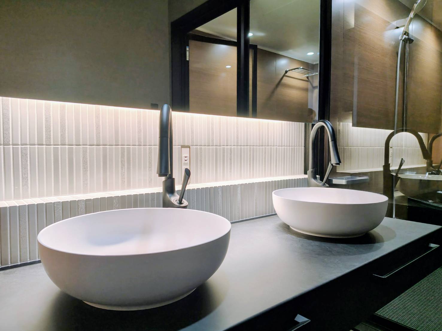 コンセプトルーム（ブラック）洗面台