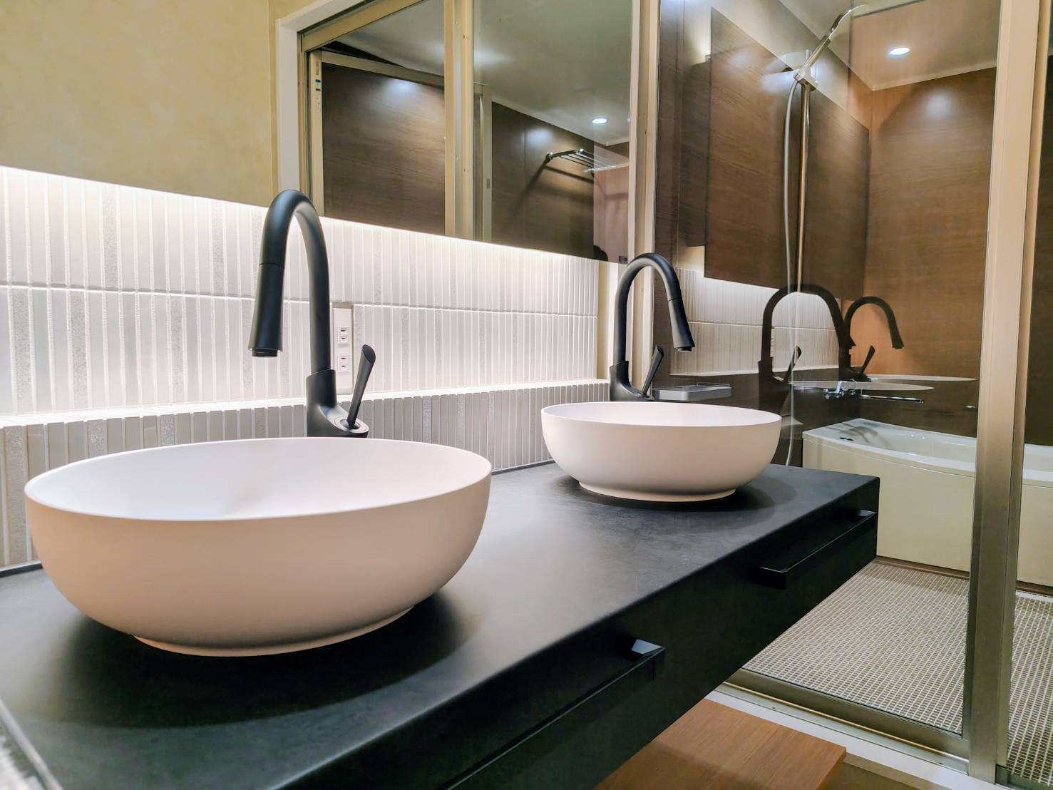 コンセプトルーム（ホワイト）洗面台