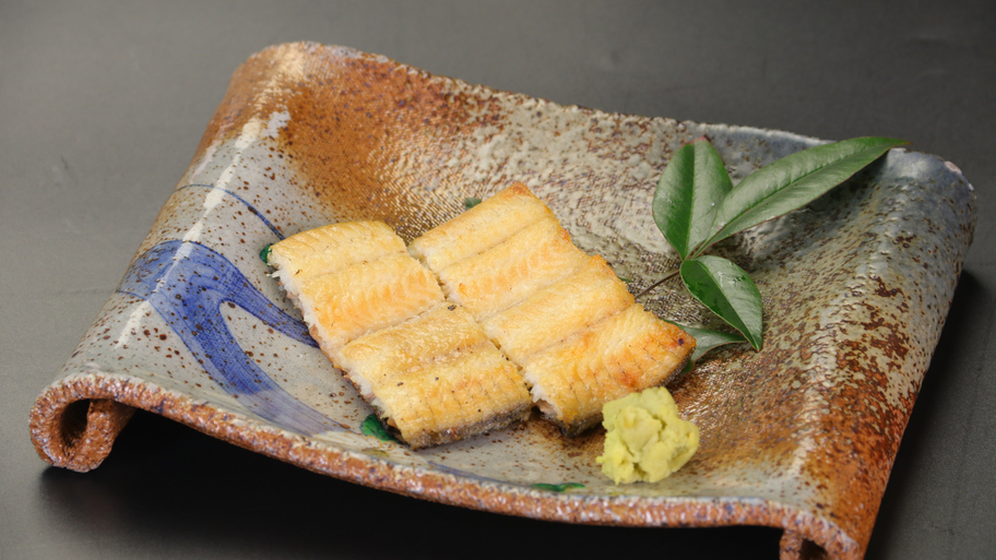 ≪うなぎ御膳≫ふっくら肉厚！うなぎ鍋・白焼きetc...うなぎ三昧！【うなぎ屋 太鼓判】にてお食事を