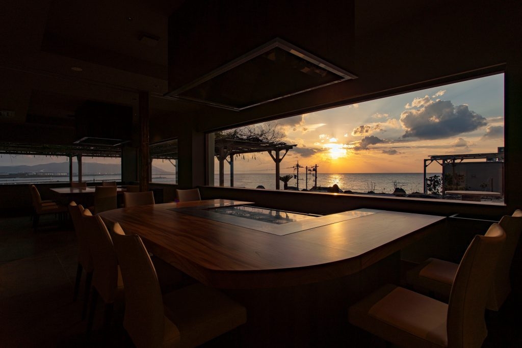 【1泊2食付き】☆特等席で寛ぐ：三国高級レストランで食べる 伝統工芸品の詰まったお部屋 和洋室15畳