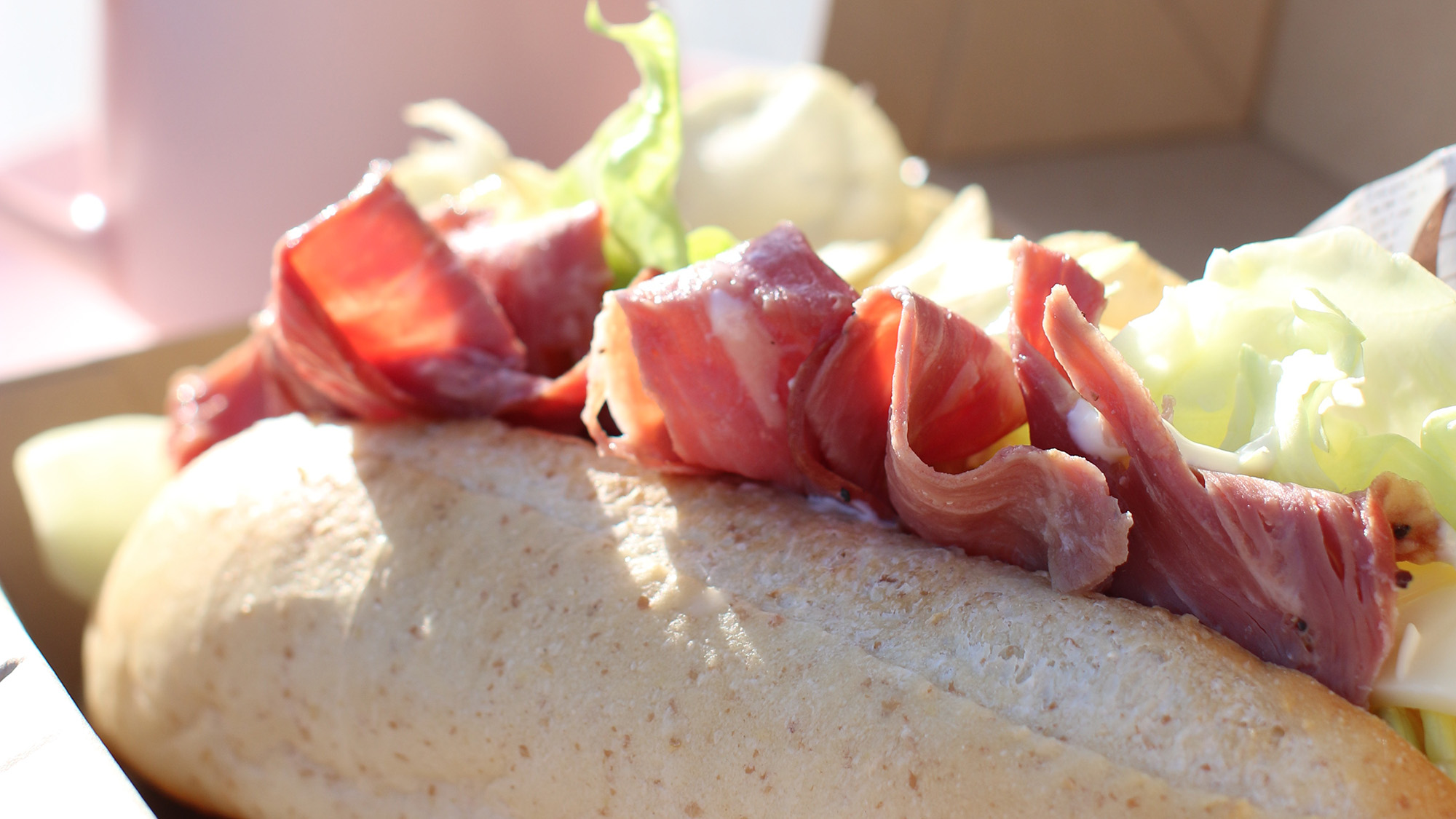 ・【朝食】たっぷり具だくさん♪屋上テラスでいただく朝食は格別です