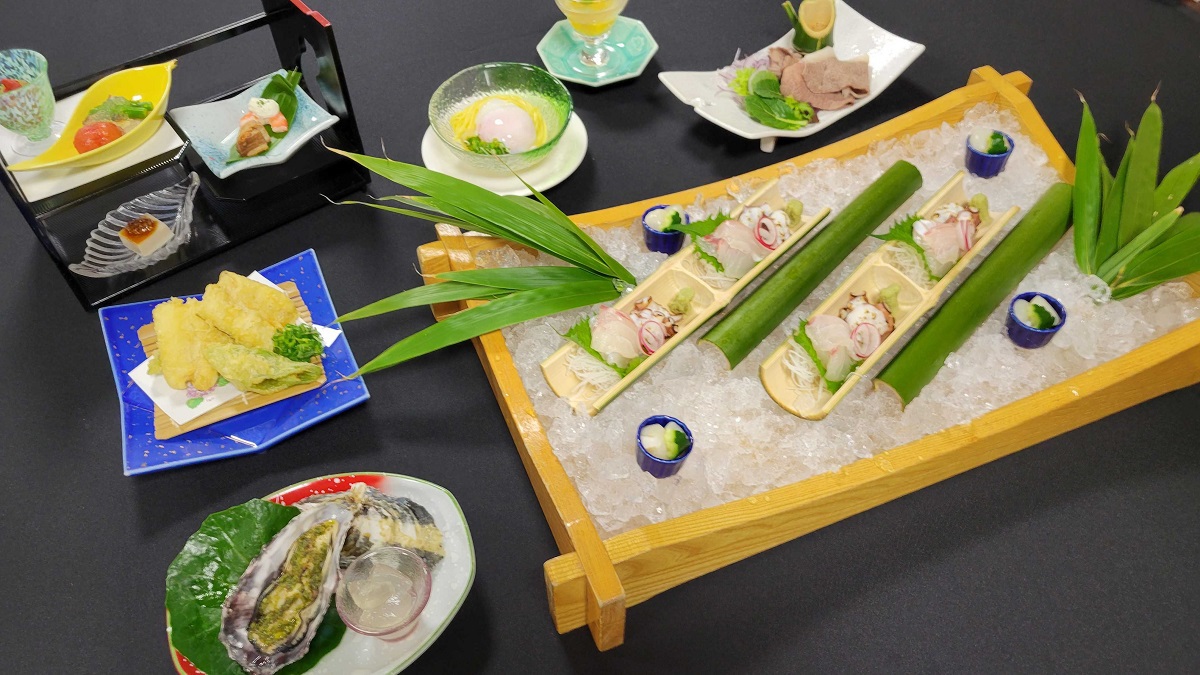 【夕食・朝食付】旬や地産の食材を楽しめる♪四季折々のスタンダード御膳 6月〜8月