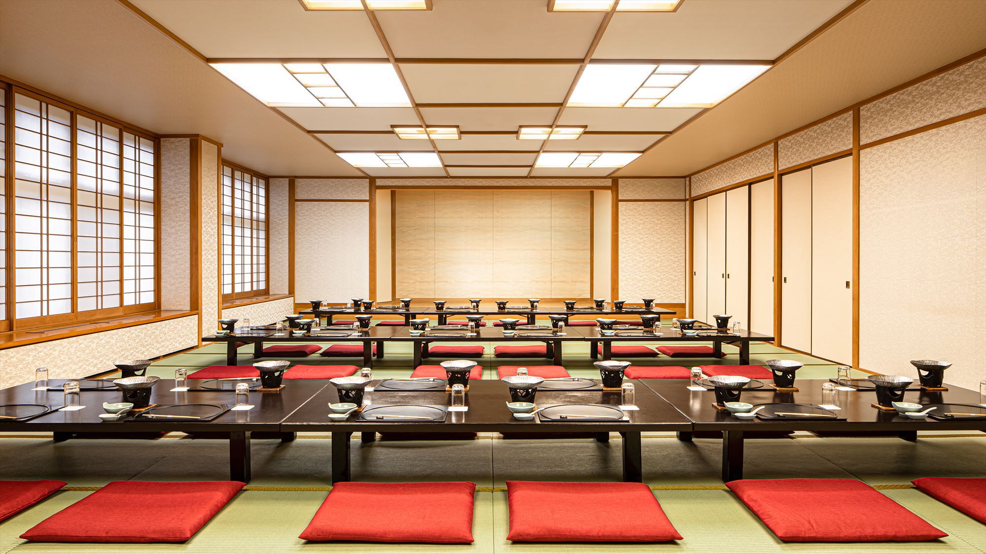 【夕食・朝食付】旬や地産の食材を楽しめる♪四季折々のスタンダード御膳｜４月・５月