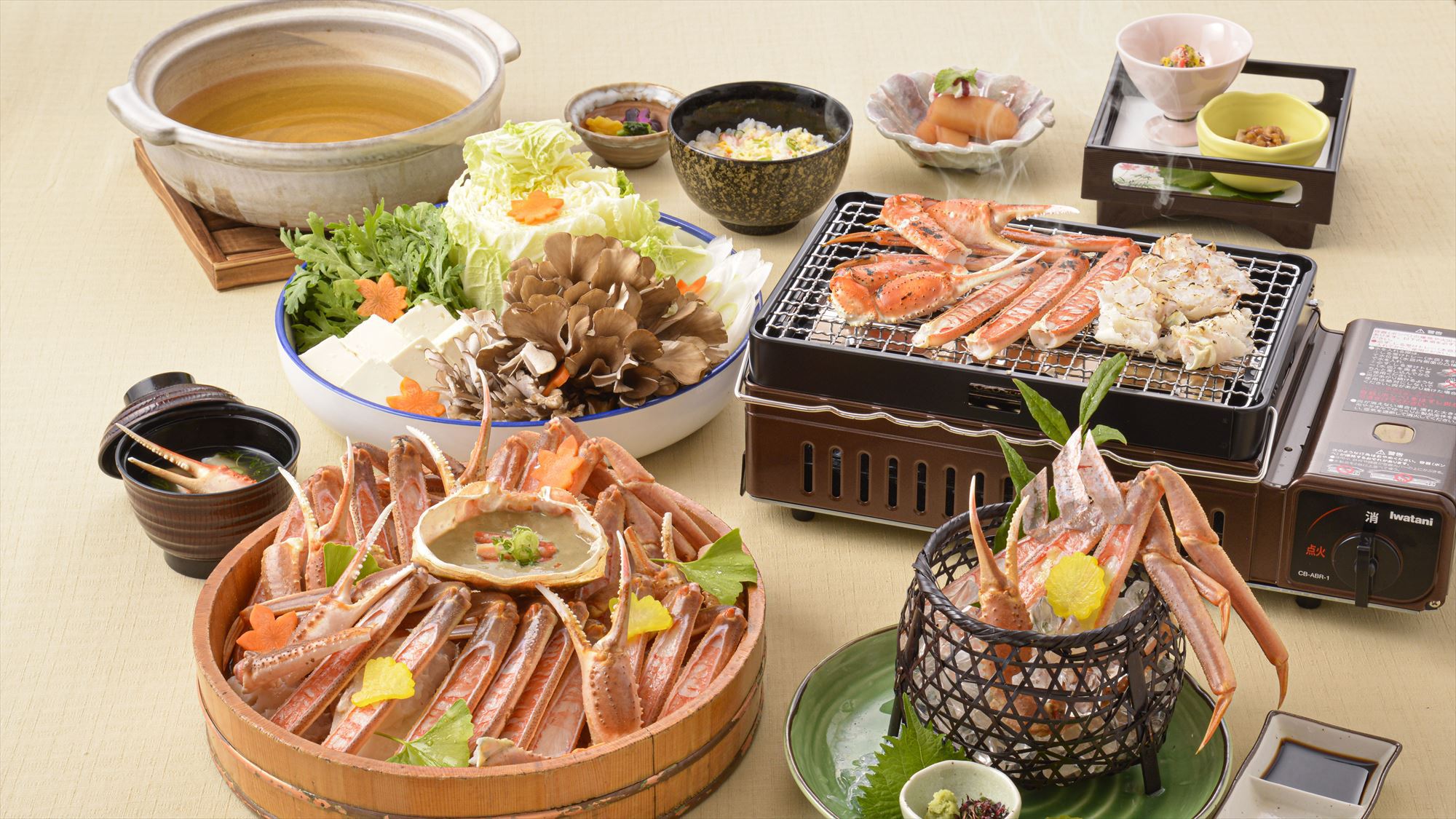 【夕食・朝食付】カニ尽くし！ お造り焼き蟹、お鍋など　冬の味覚 『ズワイガニ特撰御膳』ワンドリンク付