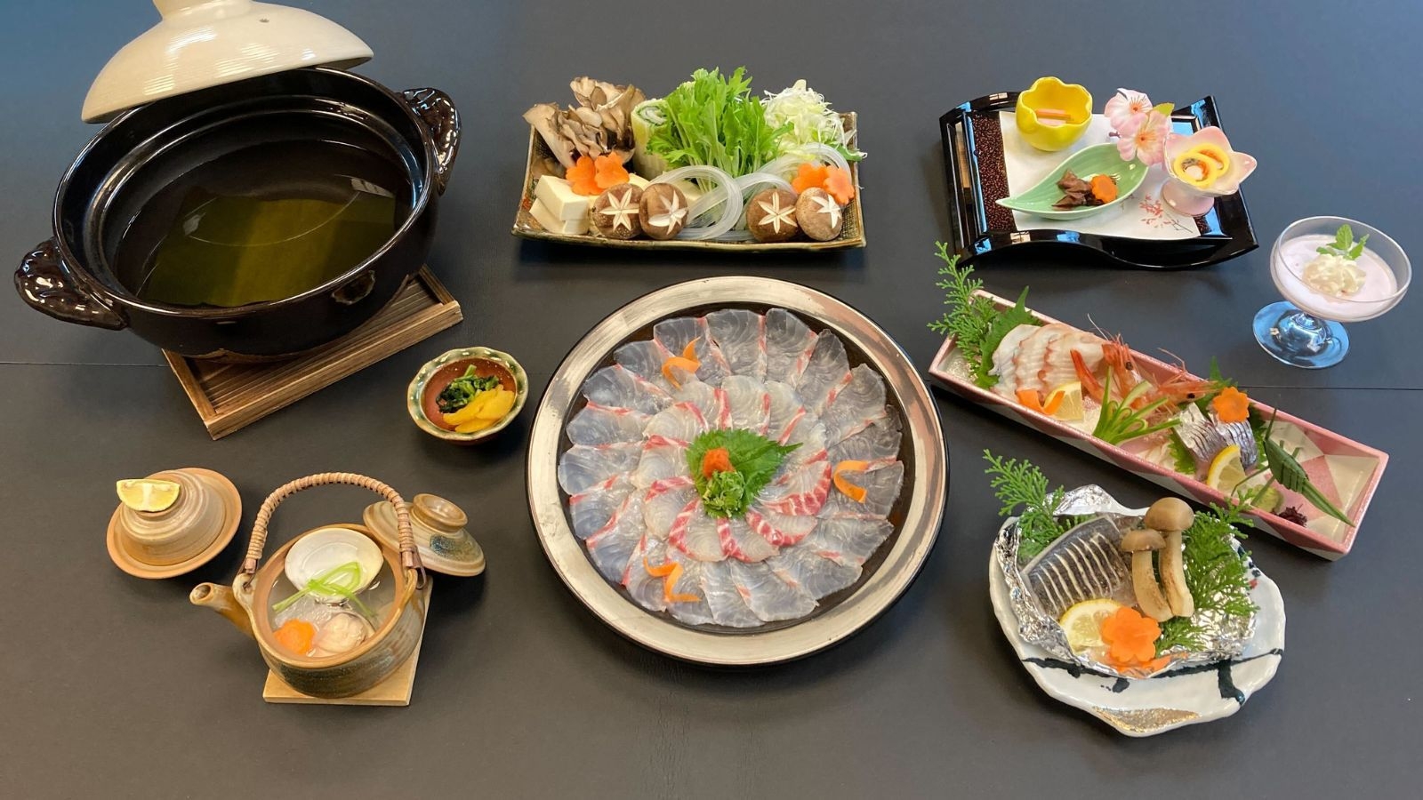 【夕食・朝食付】旬や地産の食材を楽しめる！四季折々のスタンダード御膳