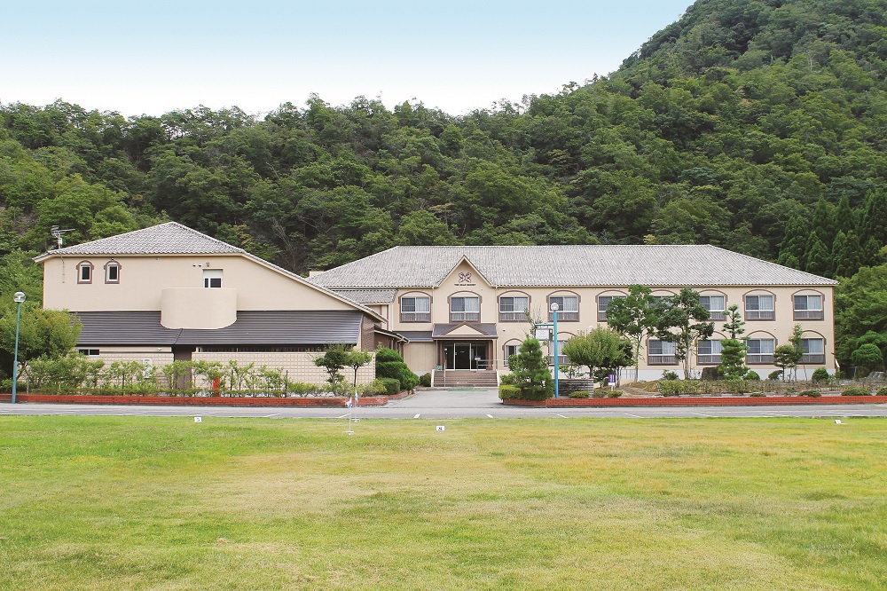 【夕食・朝食付】旬や地産の食材を楽しめる♪四季折々のスタンダード御膳｜４月・５月