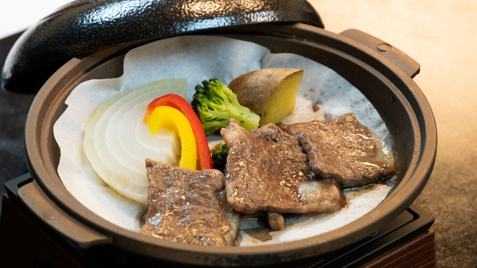 但馬牛の陶板焼き