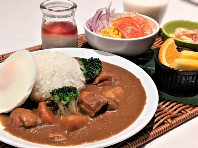 朝食ビュッフェ（例）朝カレー