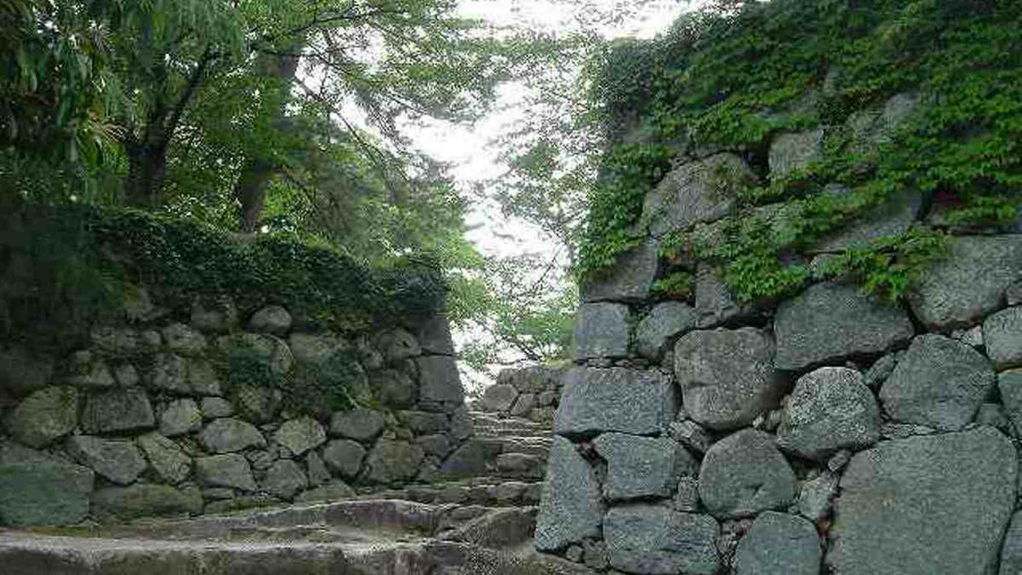 周辺観光｜松阪城跡（松阪公園）は車で約4分