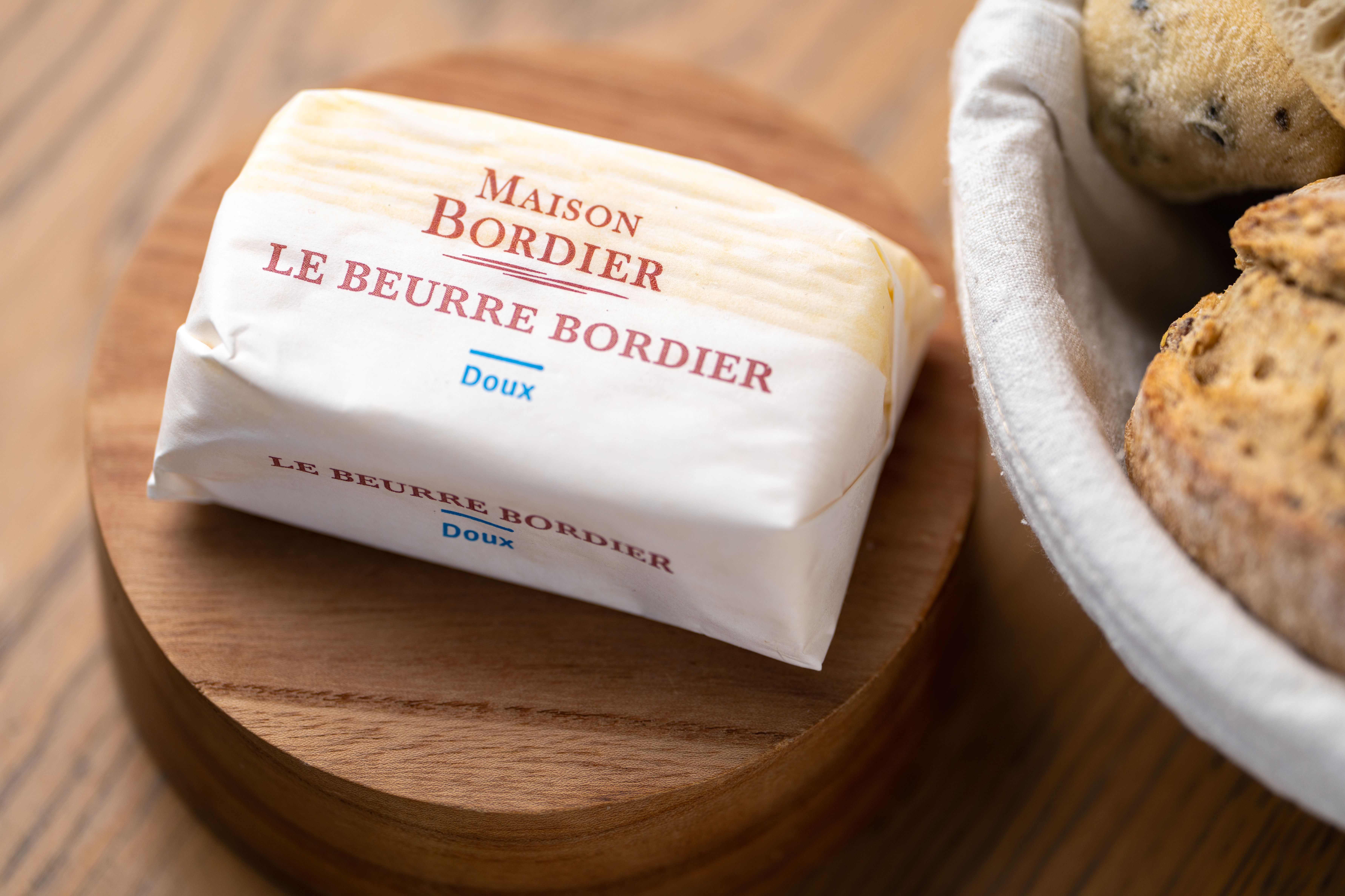 ディナーコースには仏産ボルディエバターがついております