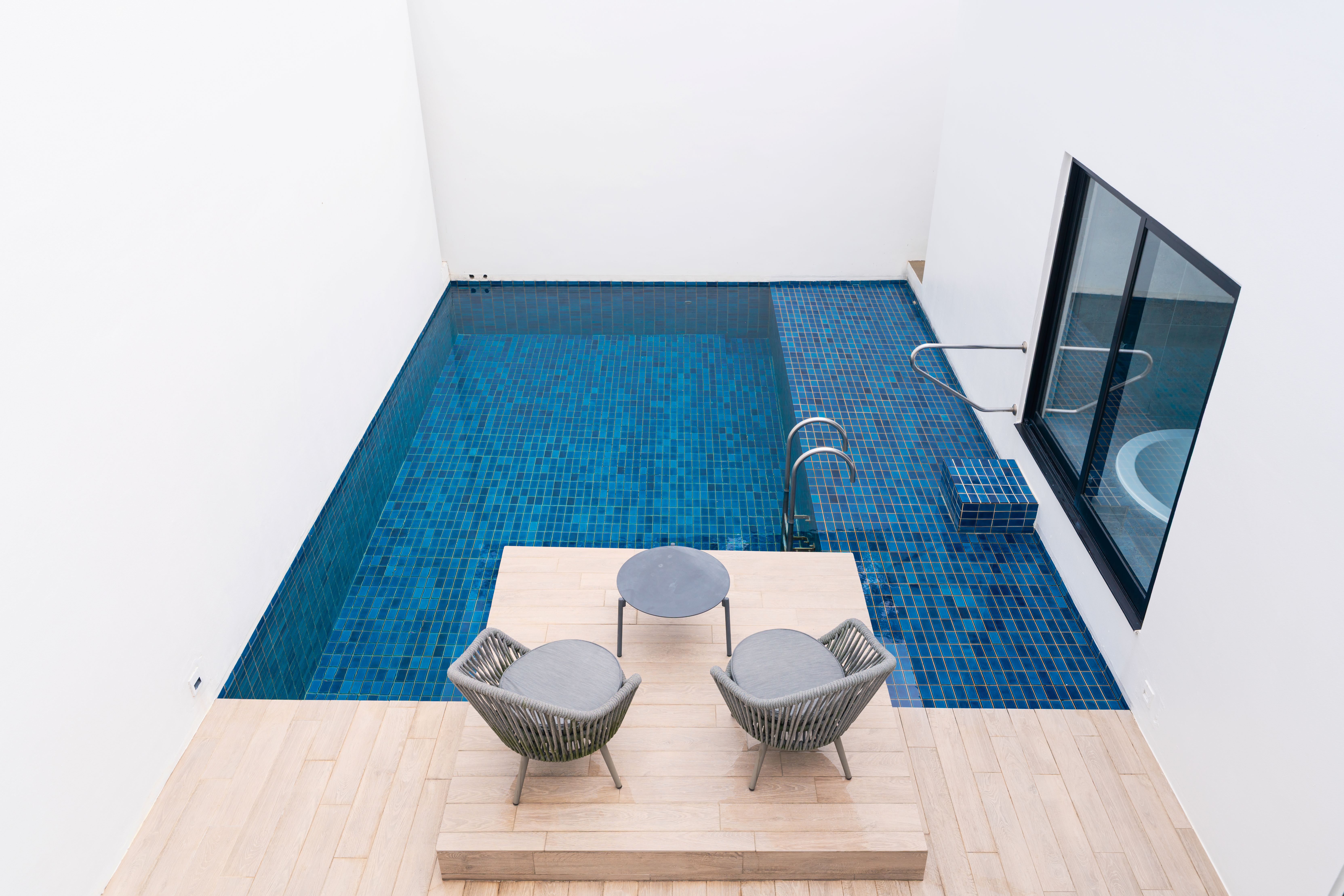 プライベートプール