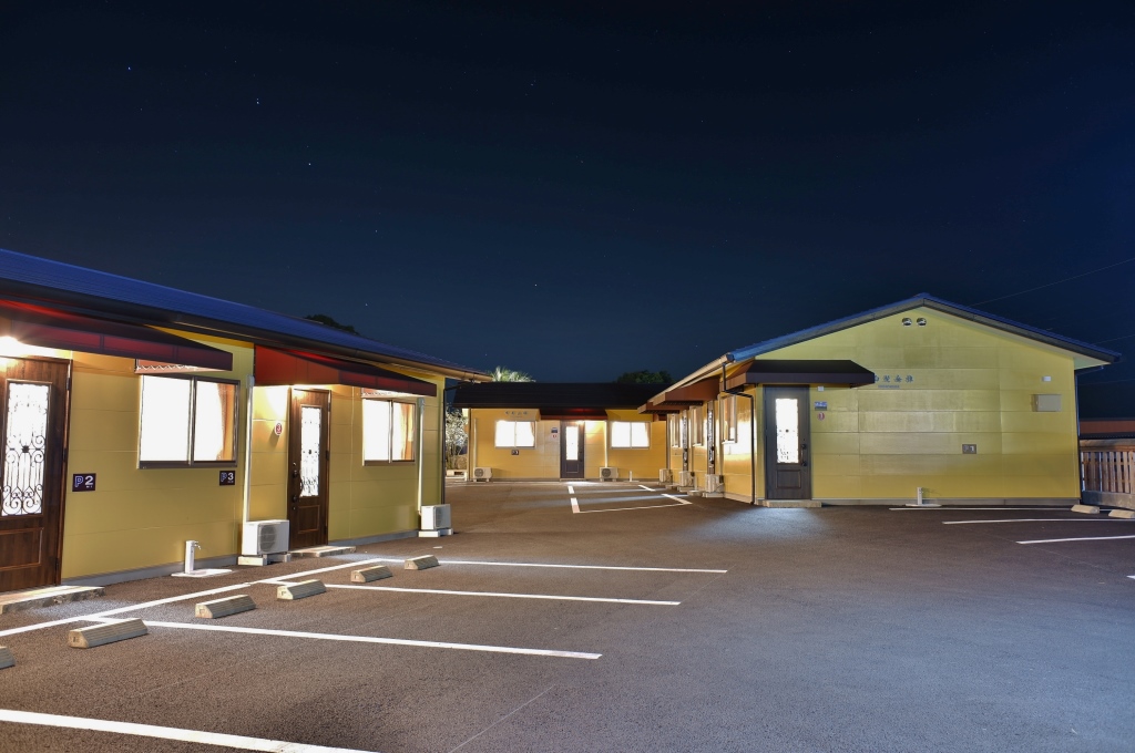 権現谷棟、市房山棟、白髪岳棟