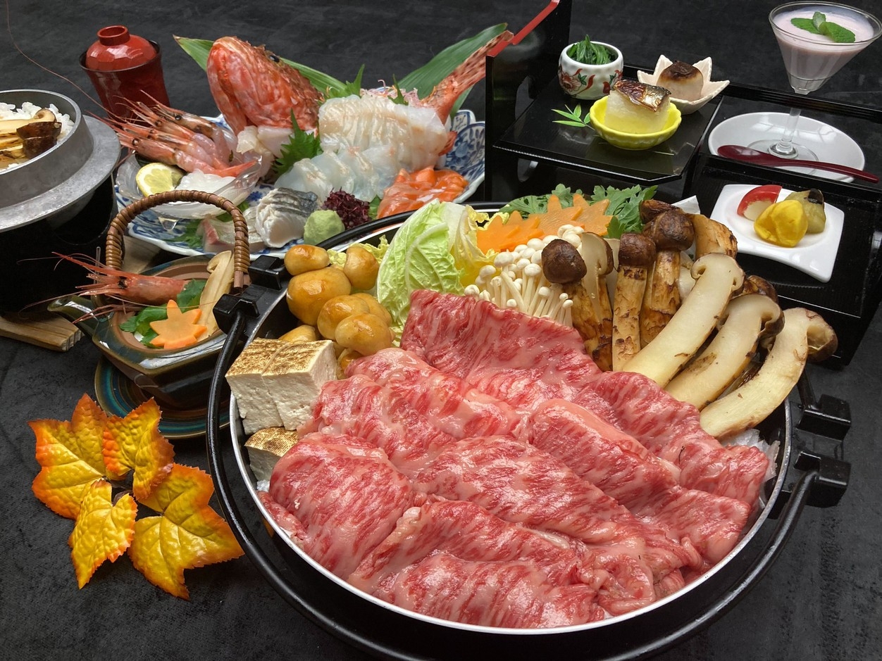 【早期割30/さき楽】【夕食・朝食付】旬や地産の極上食材に料理長が贅を尽くした 四季折々の 極み御膳
