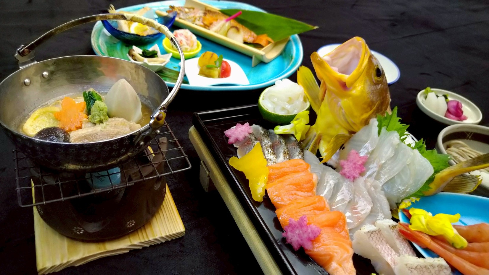 【楽天スーパーSALE】【夕食・朝食付】旬や地産の高級食材を使用した 四季折々の 特撰御膳