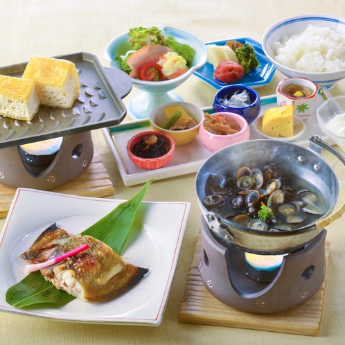 地元食材を使用した和朝食【9月～11月イメージ】