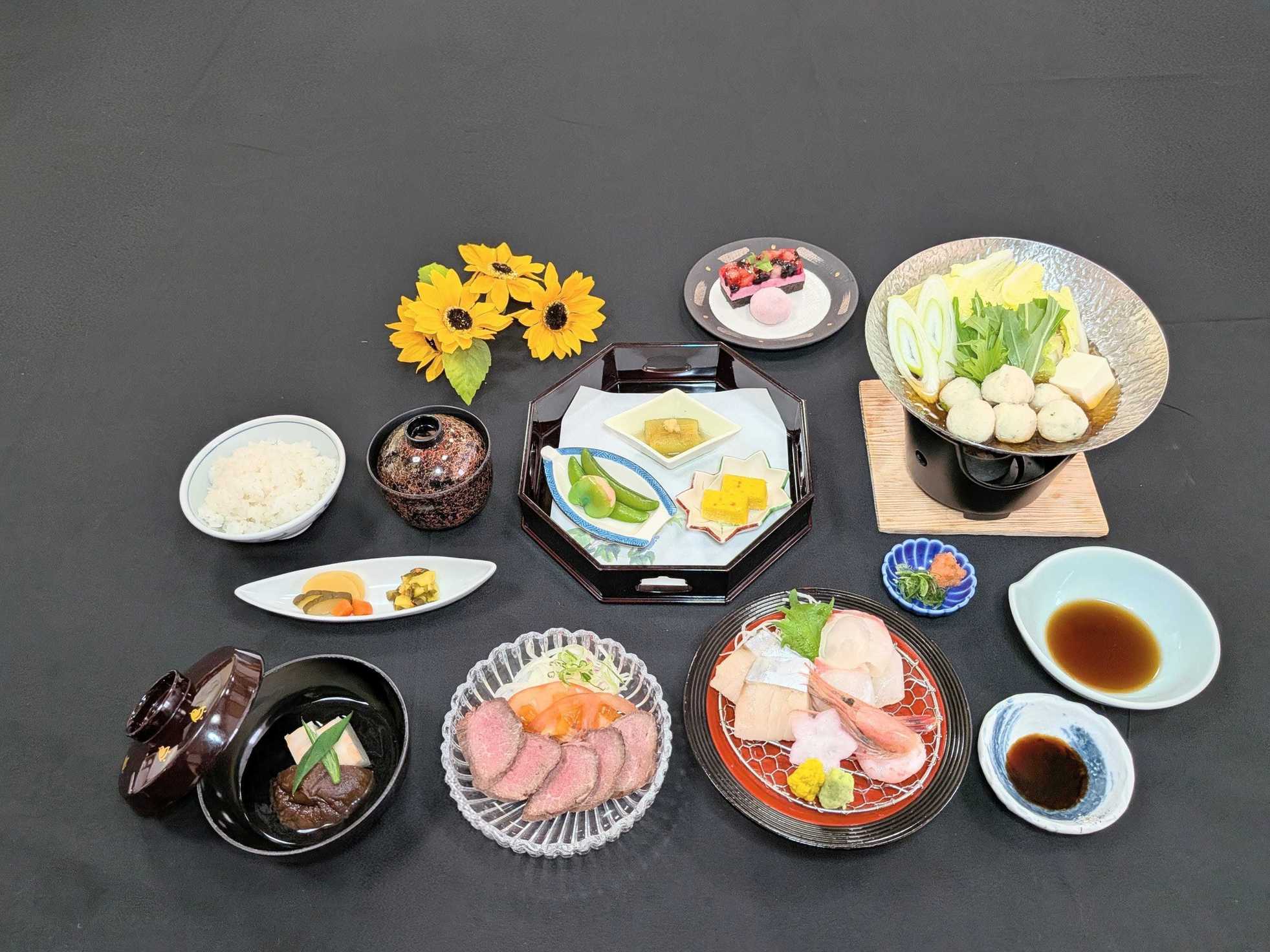 【夕食・朝食付】旬や地産の食材を楽しめる　四季折々のスタンダード会席