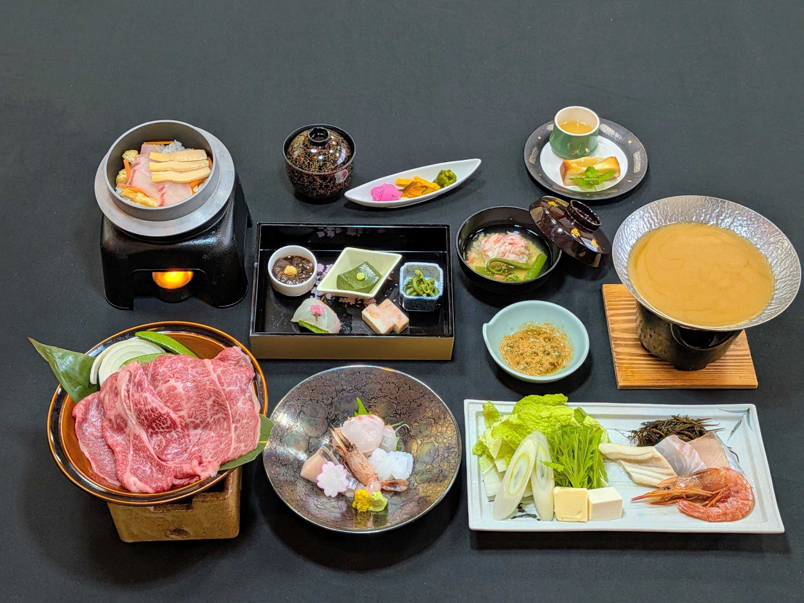 【夕食・朝食付】旬や地産の高級食材に料理長が贅を尽くしたご夕食！特撰会席