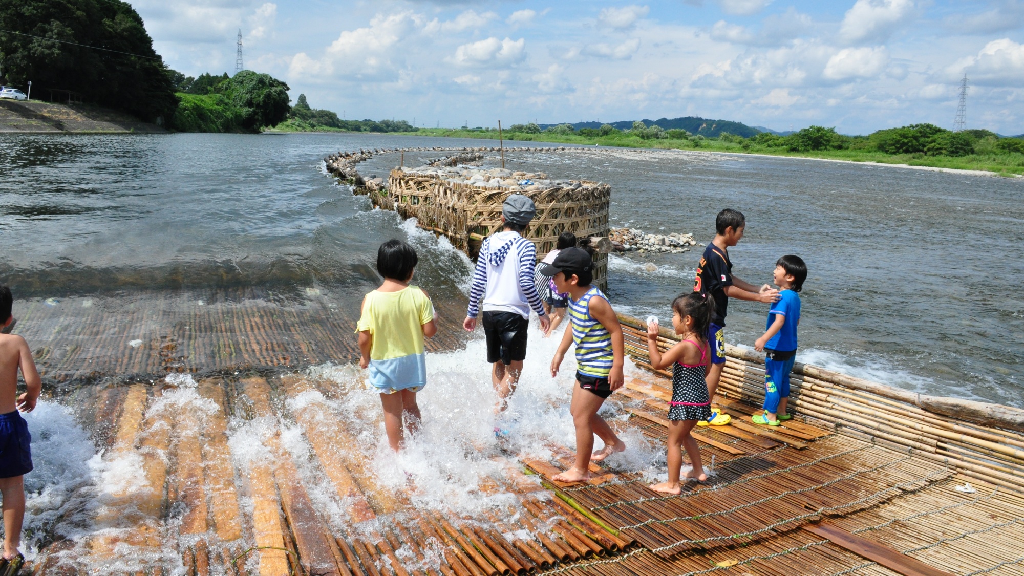 高瀬観光やな（飯塚邸から車で10分）