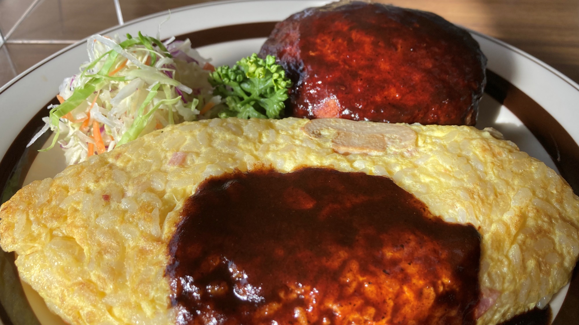 【レストラン道】オムライスが人気の洋食屋さん＜当館から徒歩6分＞