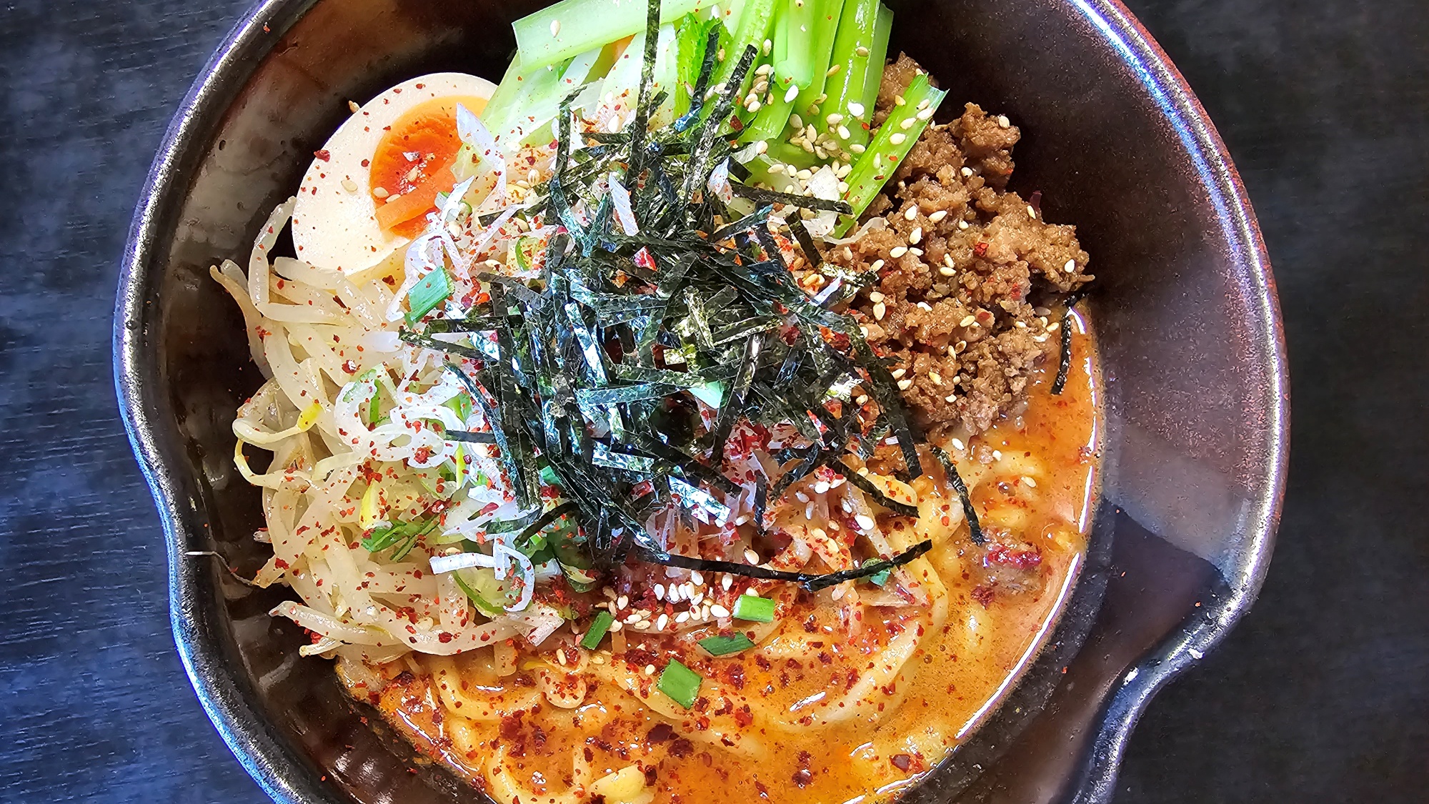 【らぁ麺神成】町でも人気のラーメン店。＜当館から車で4分＞
